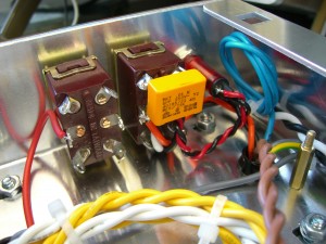 An alternate view of the power-switch and pilot lamp wiring